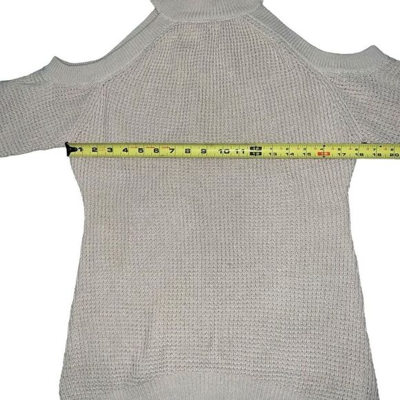 GUESS Cream Cold Shoulder Cut Out Knitted Sweater Size L - Picture 6 of 7